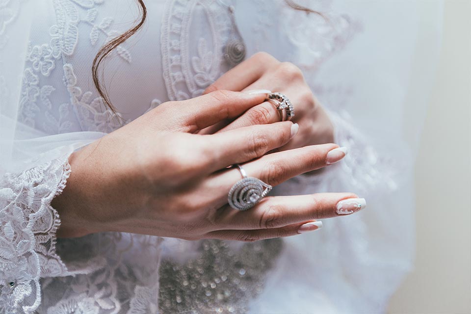 How to plan the perfect beach wedding outfit